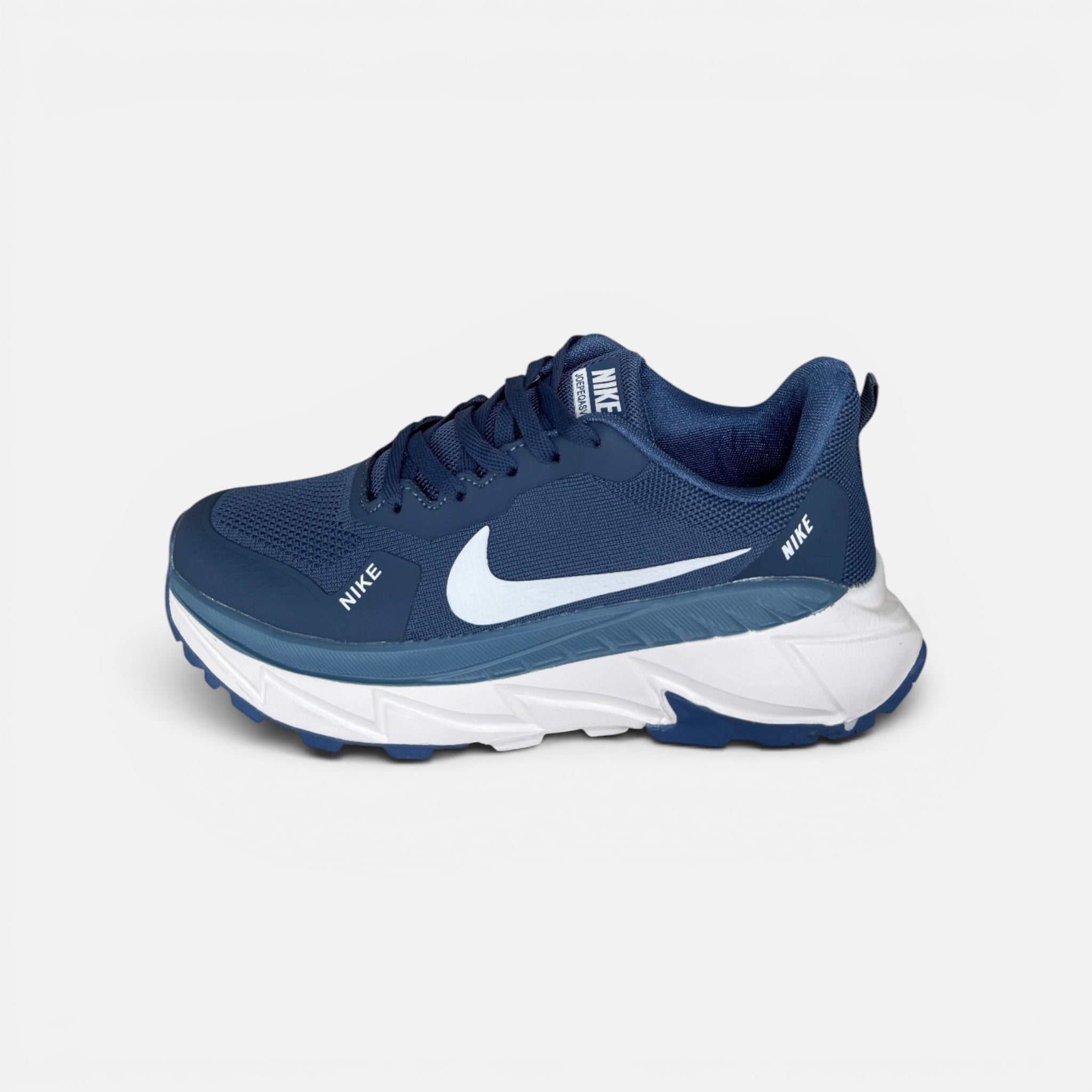 Nike R7700