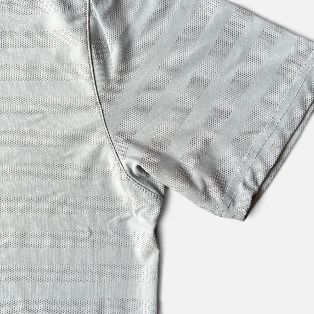 Jacquard Mesh Round Neck Under Armour Shirt